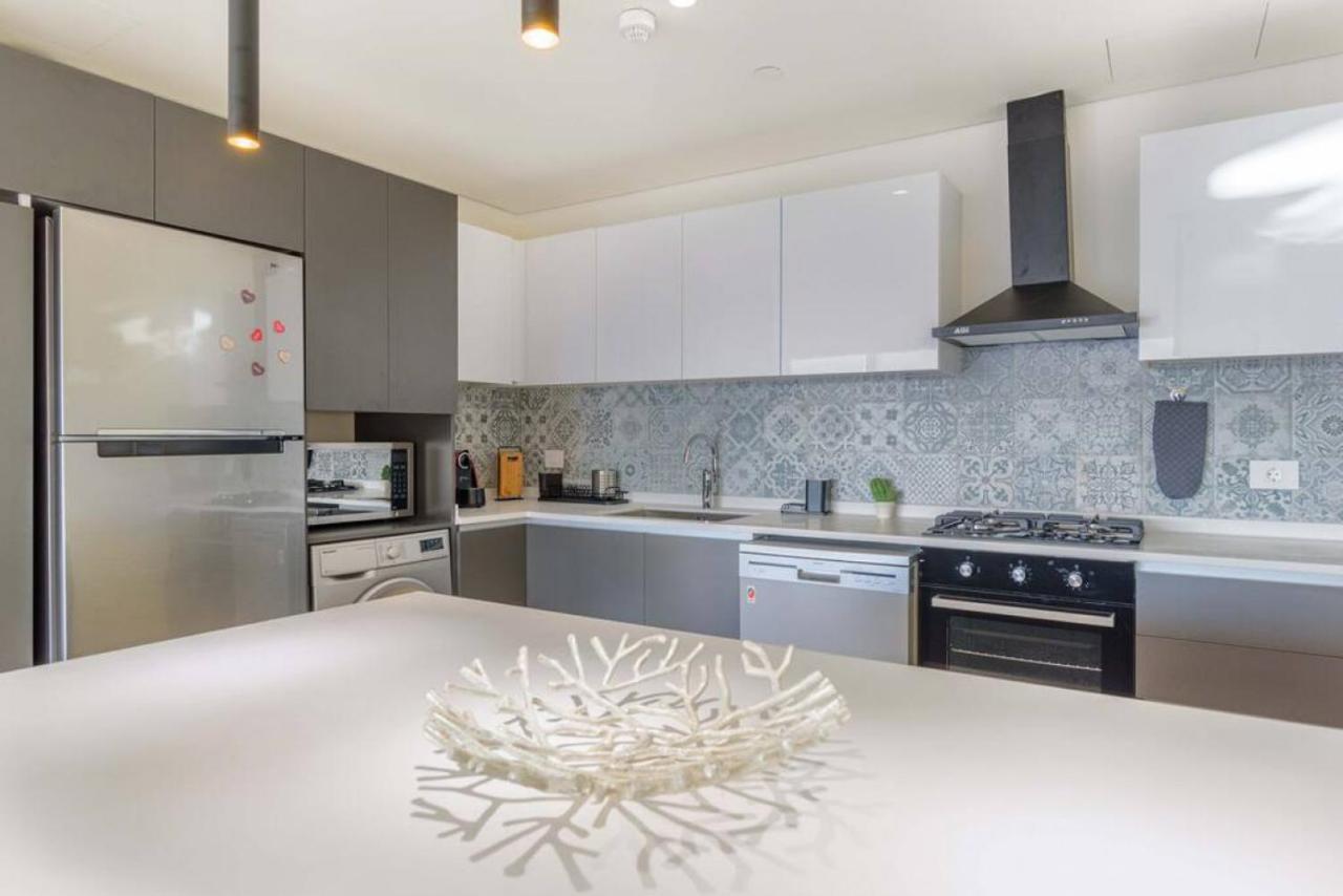 Gitta 2 Bedroom Apt In Tower Forty Four *