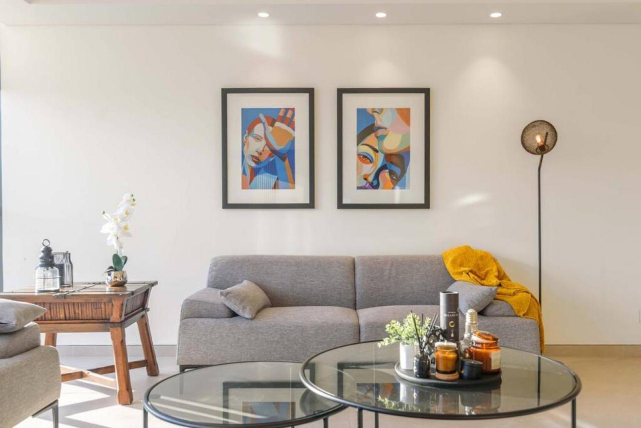 Gitta 2 Bedroom Apt In Tower Forty Four Beirut