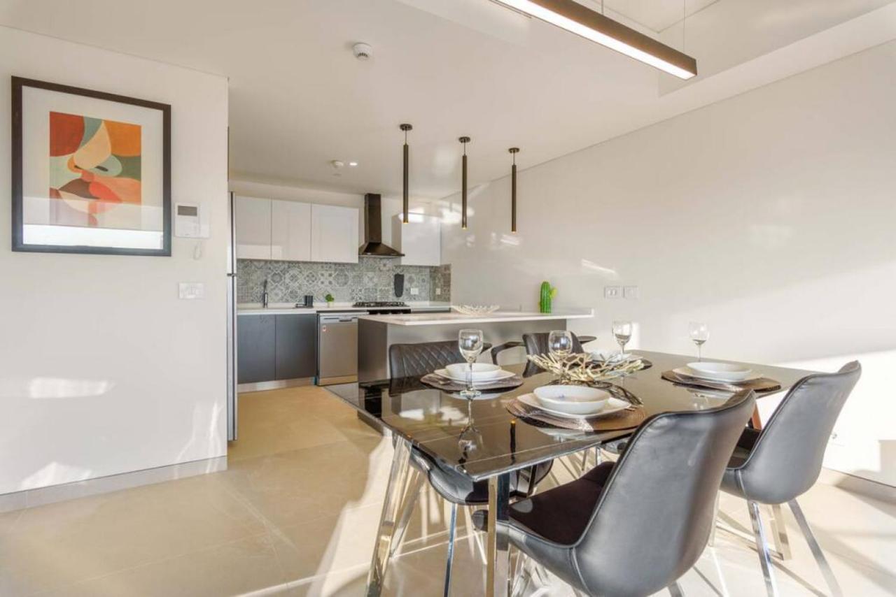 Gitta 2 Bedroom Apt In Tower Forty Four * Beirut