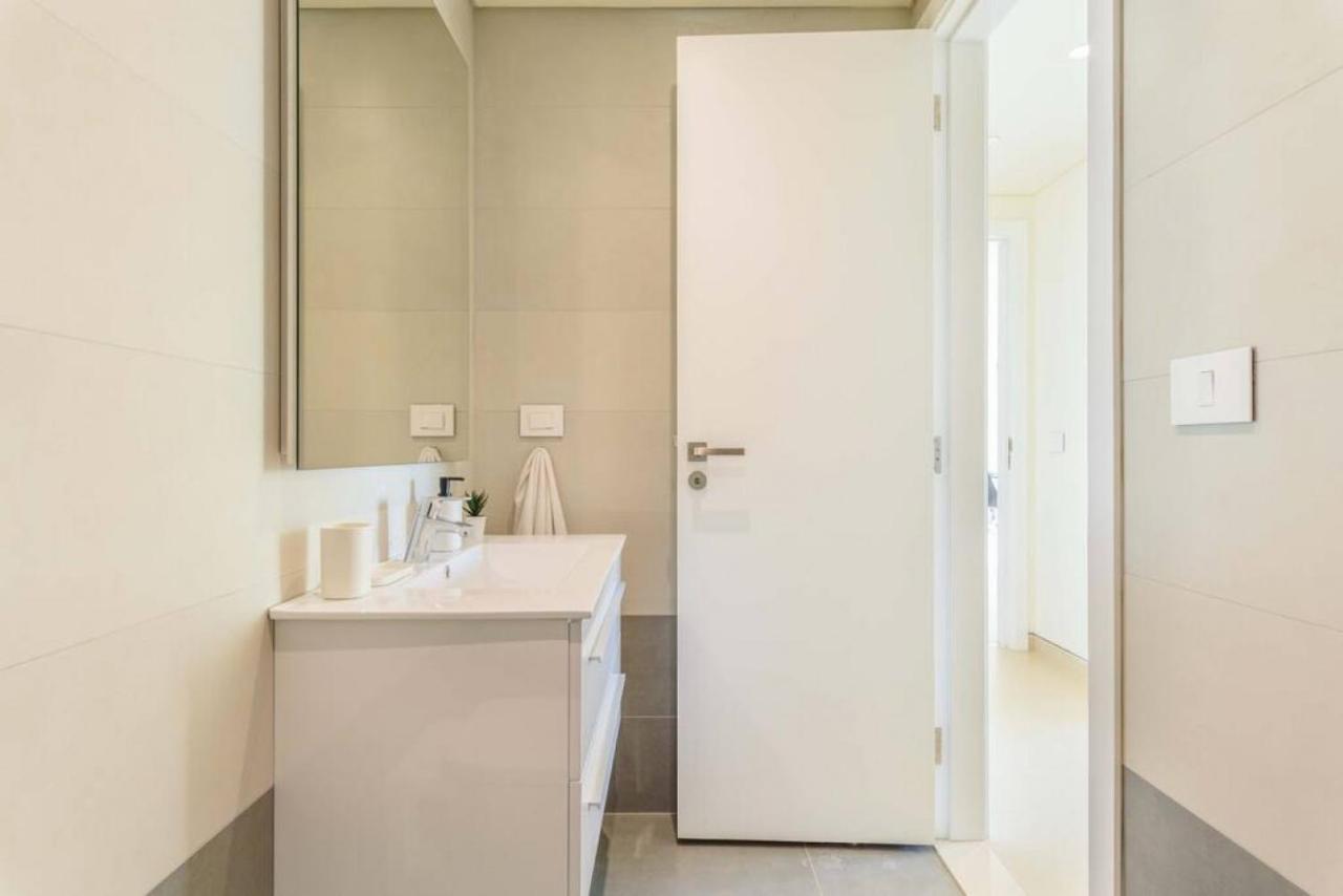 Gitta 2 Bedroom Apt In Tower Forty Four Beirut