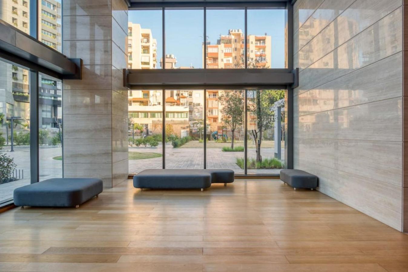 Gitta 2 Bedroom Apt In Tower Forty Four *